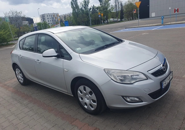 Opel Astra cena 20000 przebieg: 302476, rok produkcji 2011 z Poznań małe 191